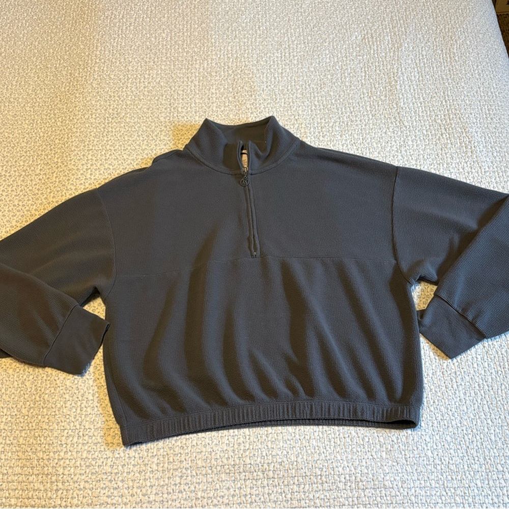 Victoria’s Secret Cropped Gray Pullover